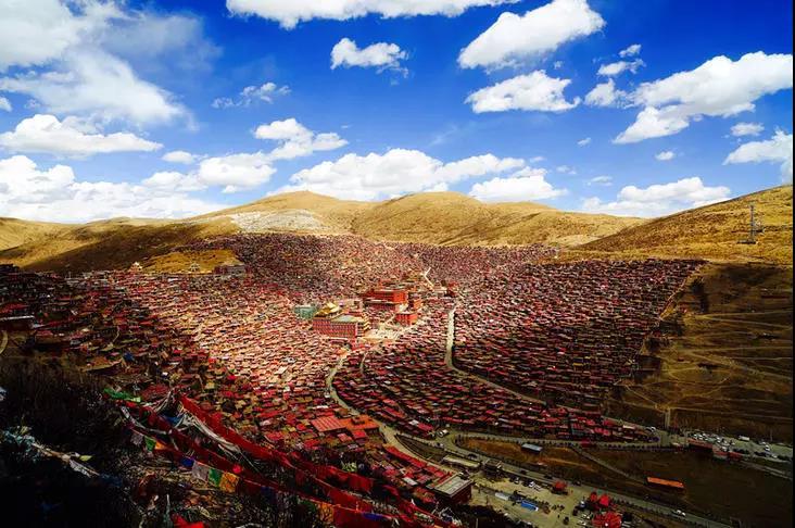 全國(guó)出發(fā)四川落地8日自駕游:稻城亞丁-色達(dá)佛國(guó)-丹巴藏寨-四姑娘山8日賞秋之旅