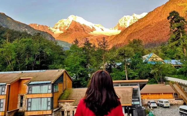 成都出發(fā)佛國·金川梨花，秘境川西8日落地自駕游